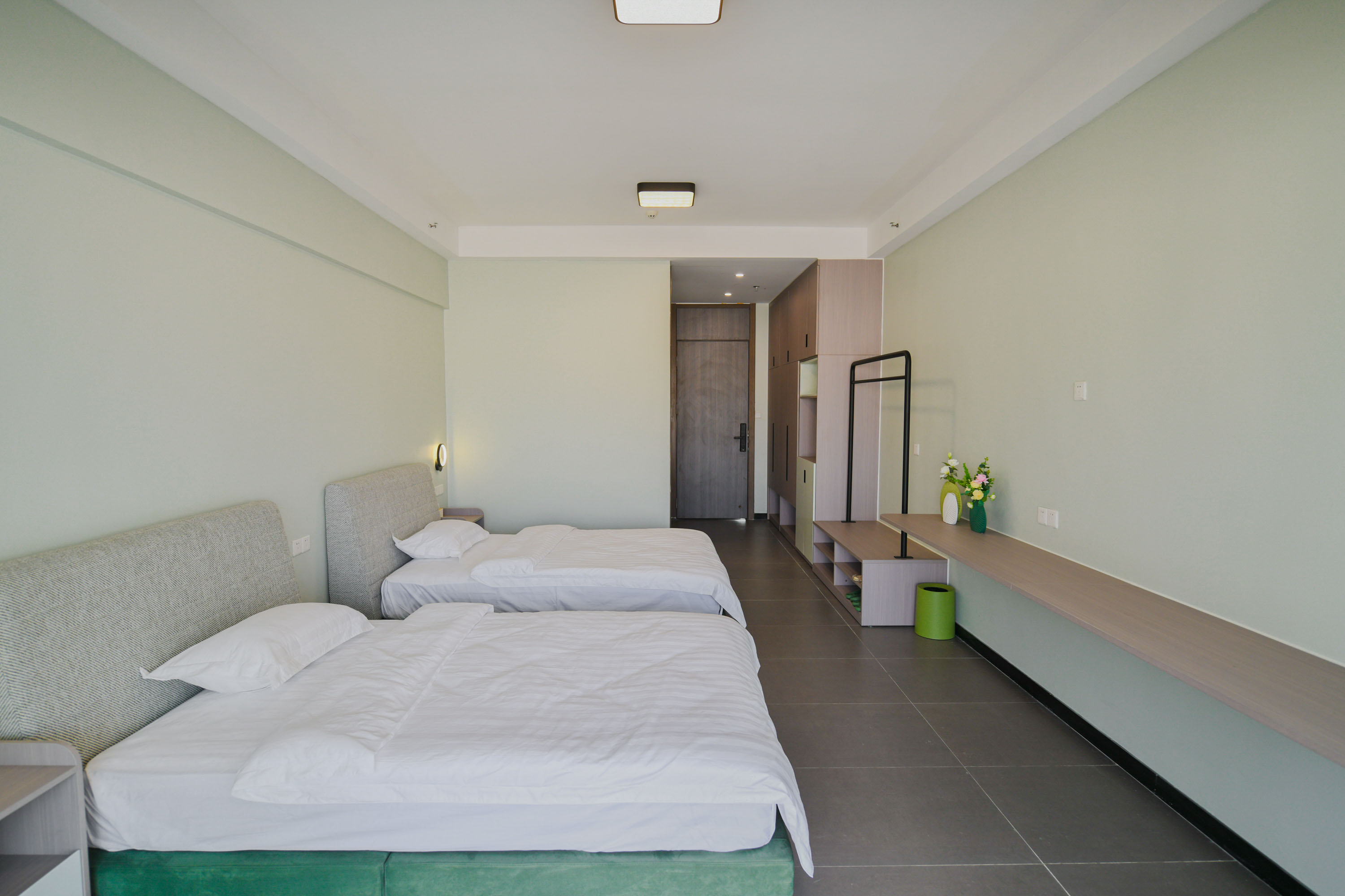 揭秘燕城监狱：厅官犯在此服刑住双人间